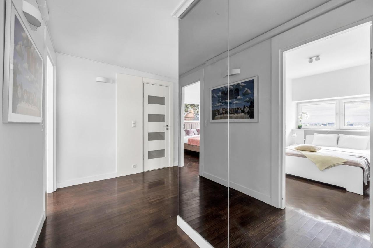 23Rd Floor 3Br Apt With Views Of Варшава Екстериор снимка