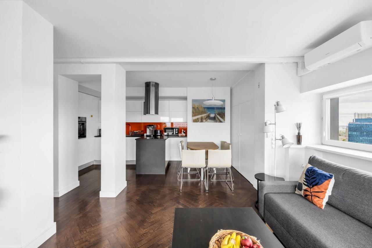 23Rd Floor 3Br Apt With Views Of Варшава Екстериор снимка